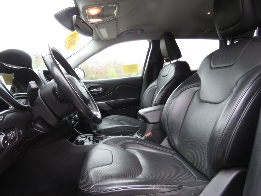 Used 2019 Jeep Cherokee Limited AWD/4WD image 10