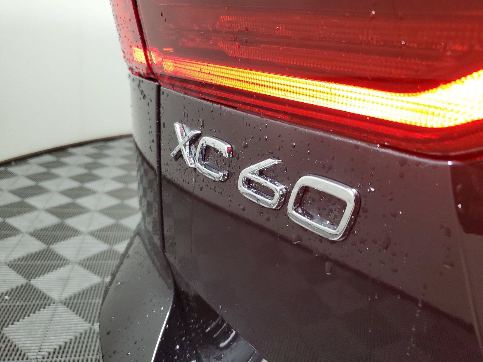 New 2026 Volvo XC60 T8 Ultra w/ Protection Package Premier AWD/4WD image 8