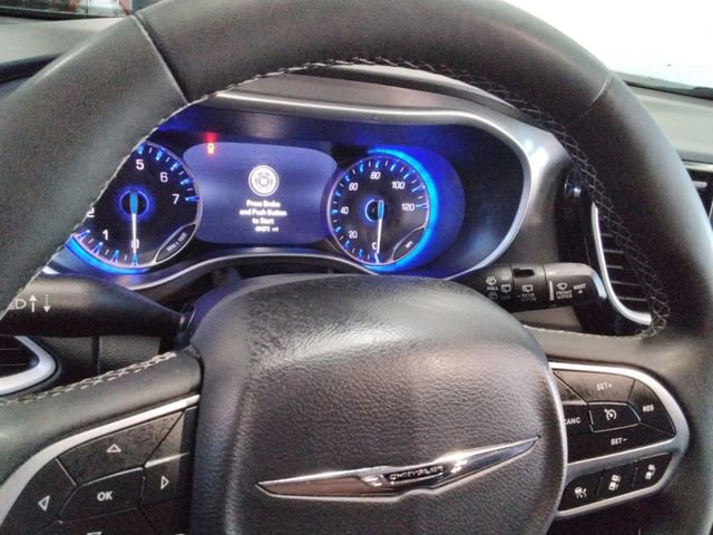 Used 2025 Chrysler Pacifica Select image 25