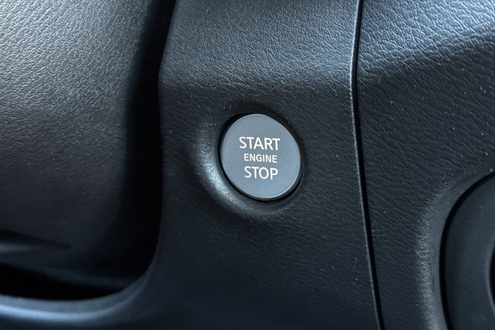 Used 2022 Nissan Frontier Pro-X RWD image 24