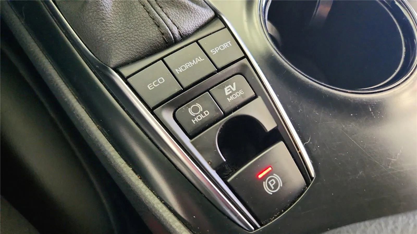 Used 2020 Toyota Camry SE image 29