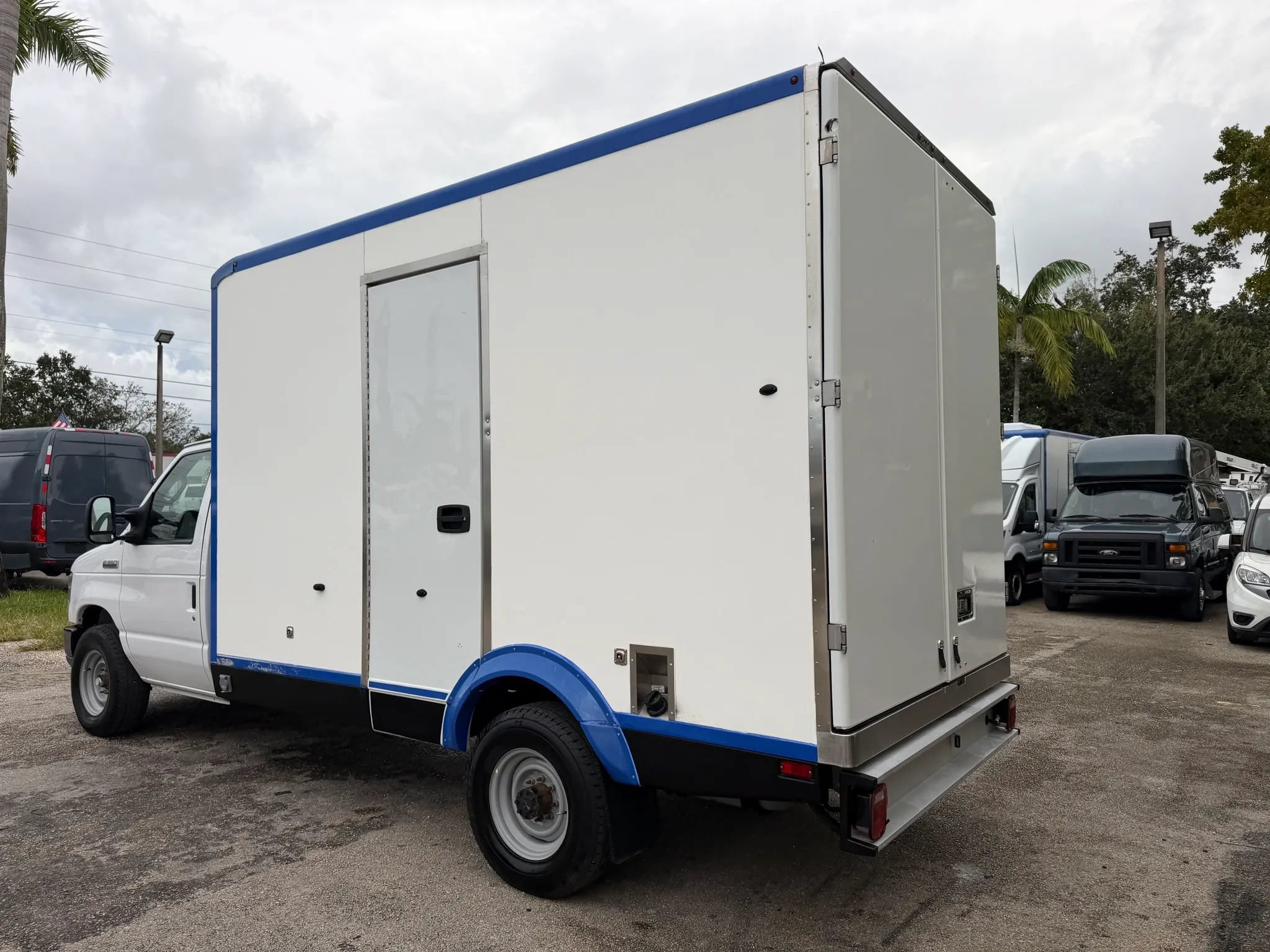 Used 2023 Ford E-350 and Econoline 350 Super Duty w/ Power Windows & Locks Group RWD image 3