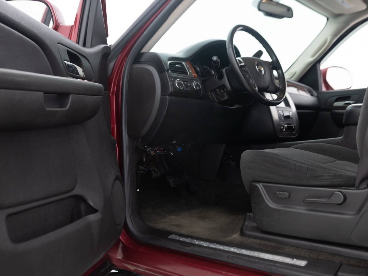 Used 2007 Chevrolet Suburban LT AWD/4WD image 31
