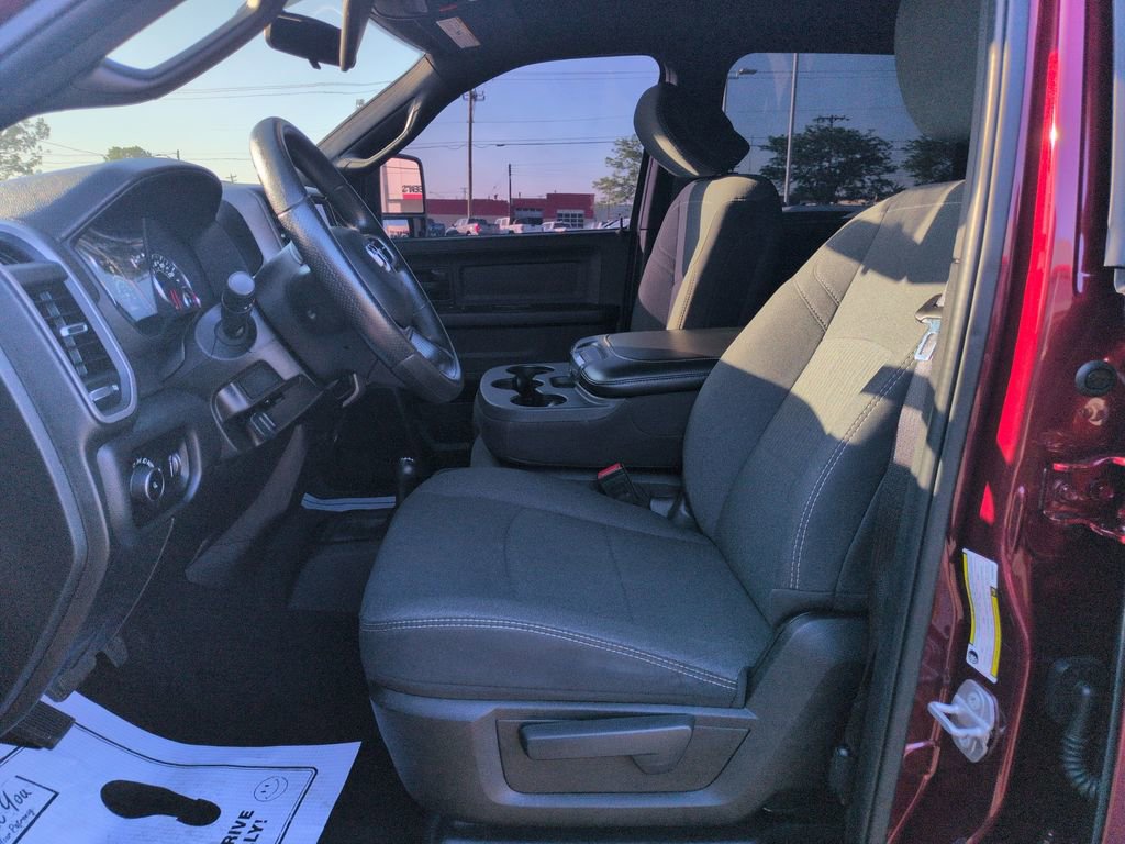 Used 2024 RAM 2500 Tradesman w/ Chrome Appearance Group AWD/4WD image 9