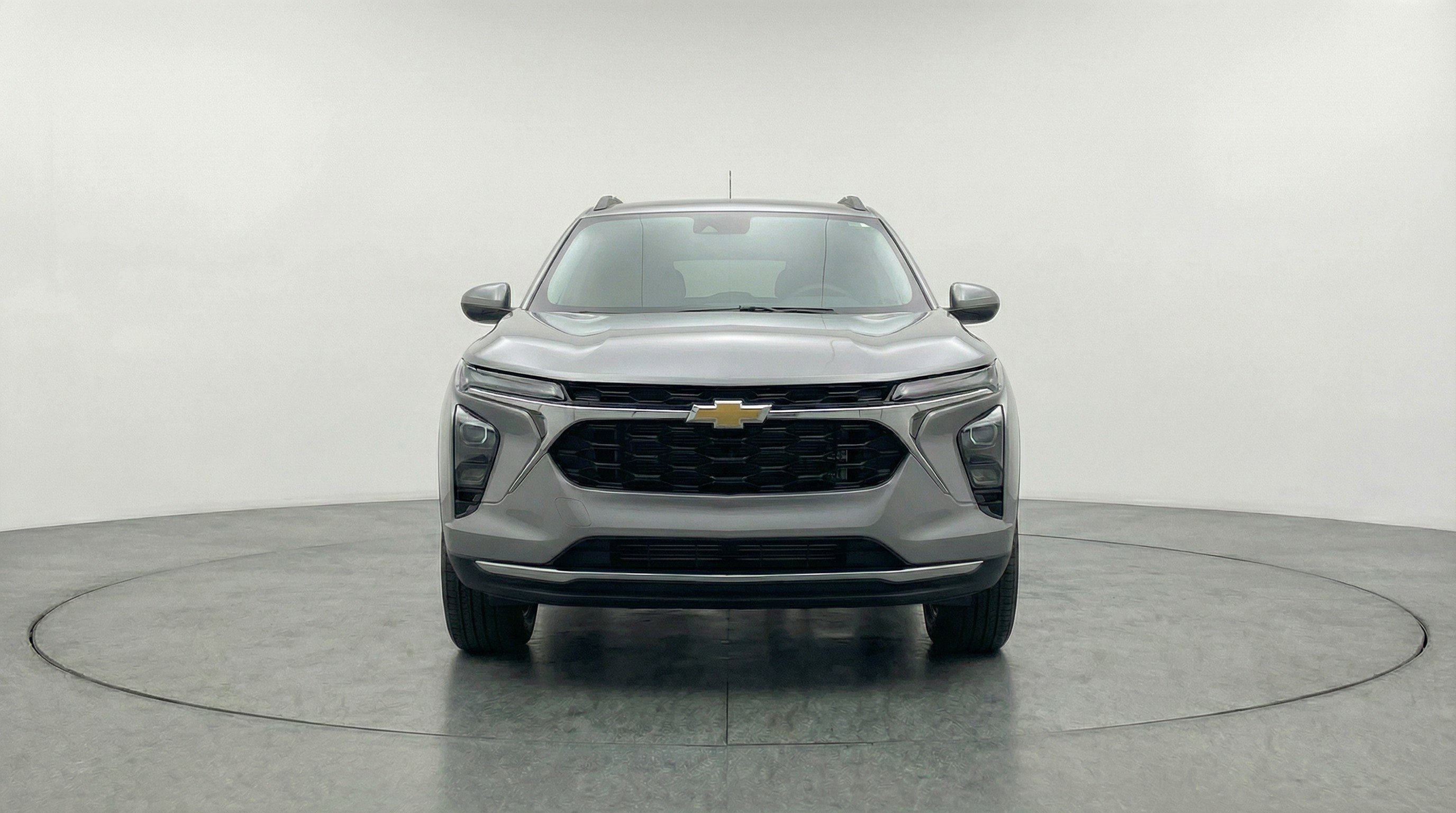 Used 2025 Chevrolet Trax LT image 2