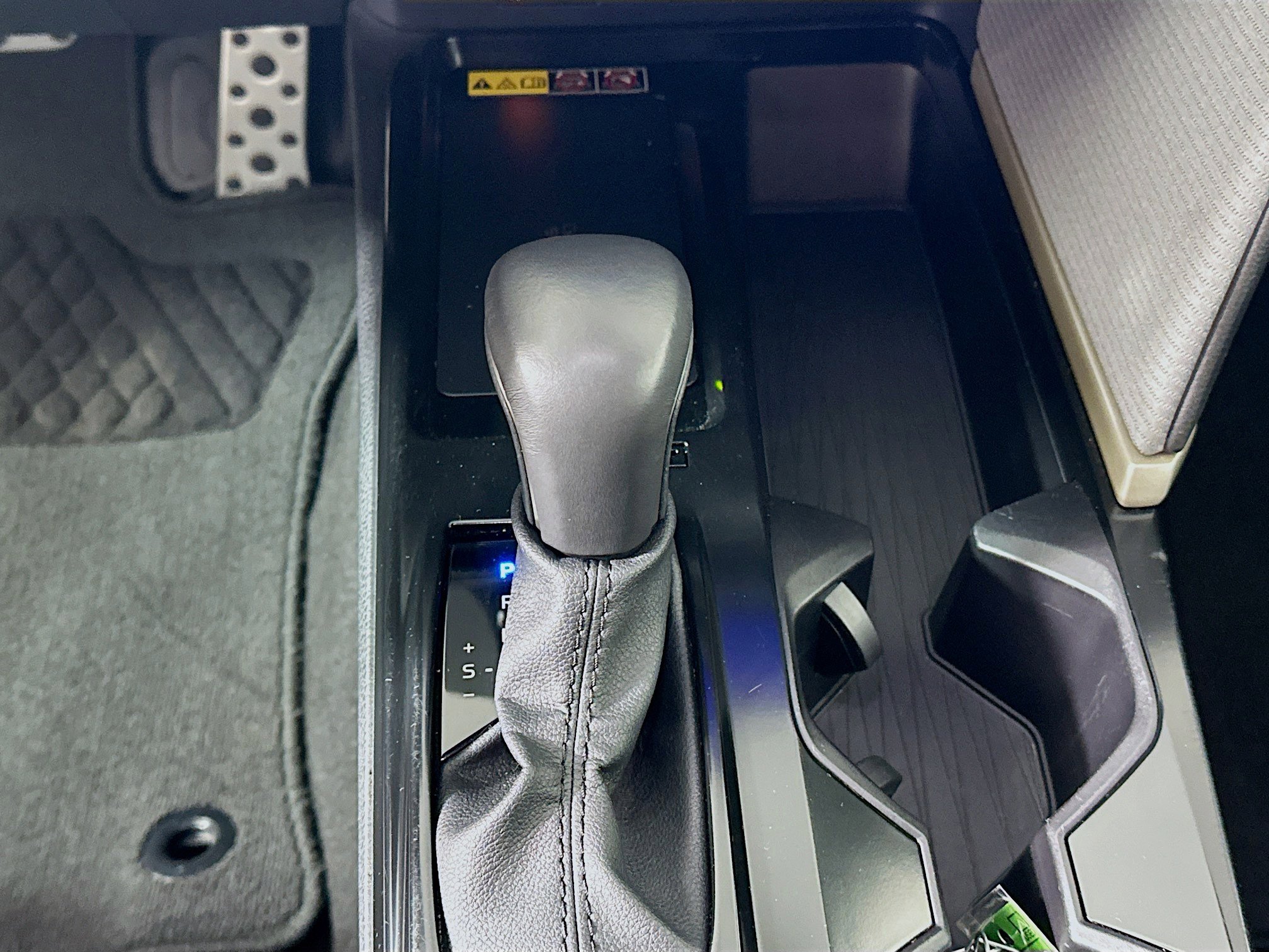 Used 2025 Toyota Camry SE image 24