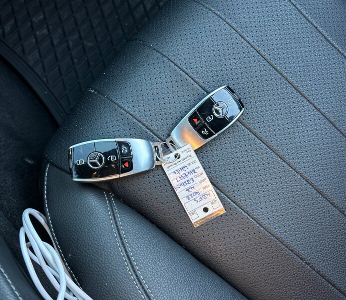 Used 2023 Mercedes-Benz E 350 4MATIC Sedan image 8