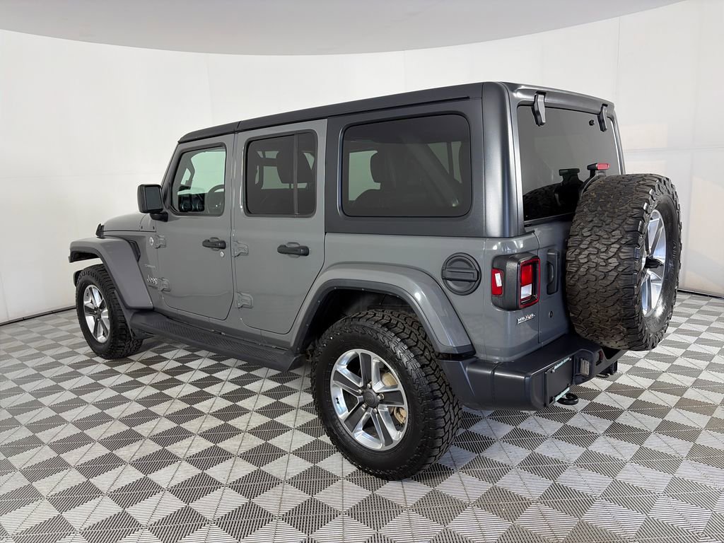 Used 2018 Jeep Wrangler Unlimited Sahara w/ Cold Weather Group AWD/4WD image 5