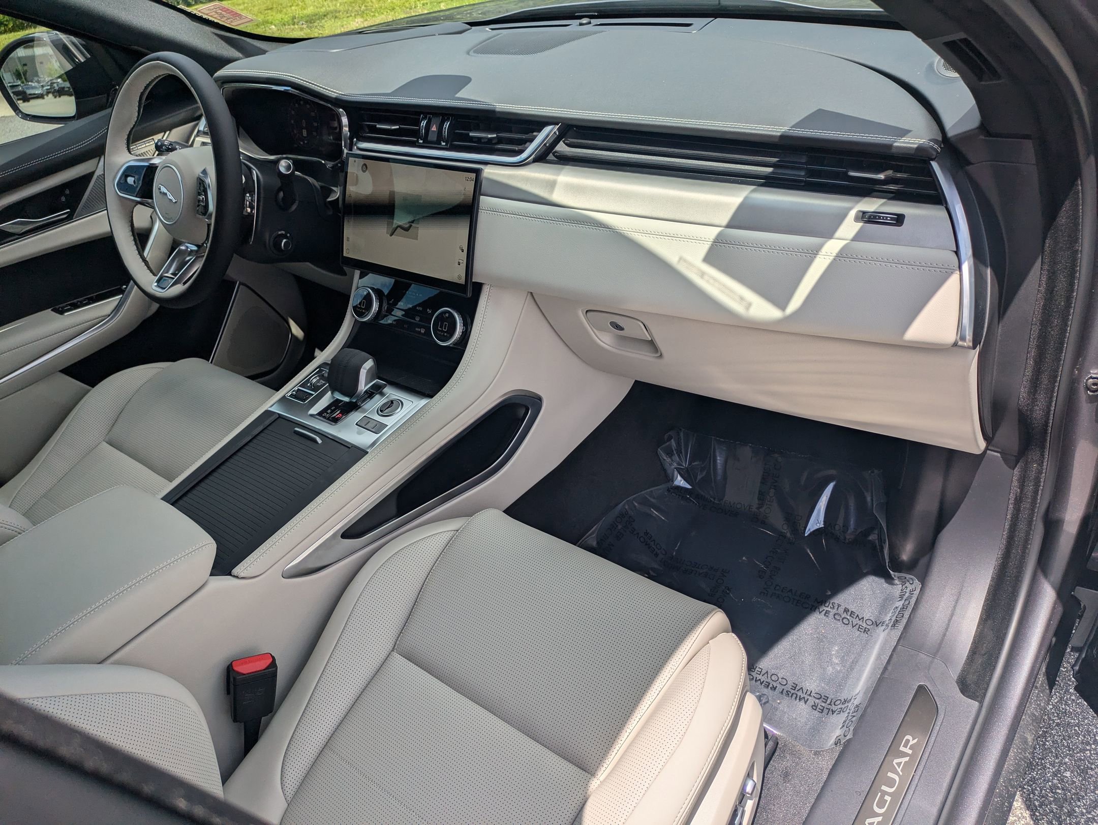 New 2026 Jaguar F-PACE R-Dynamic S image 30