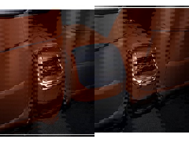 Used 2025 BMW i7 eDrive50 w/ Premium Package image 82