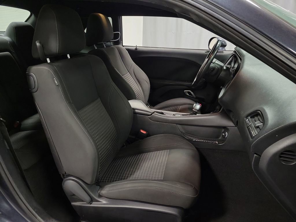 Used 2019 Dodge Challenger SXT image 24