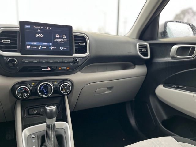 Used 2023 Hyundai Venue SEL w/ Cargo Package image 29