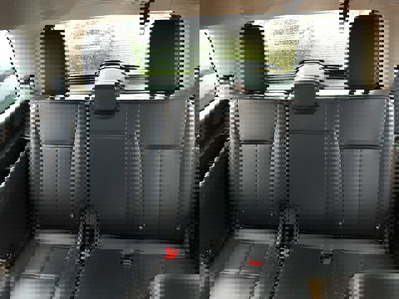 Used 2023 Ford Expedition XLT image 12