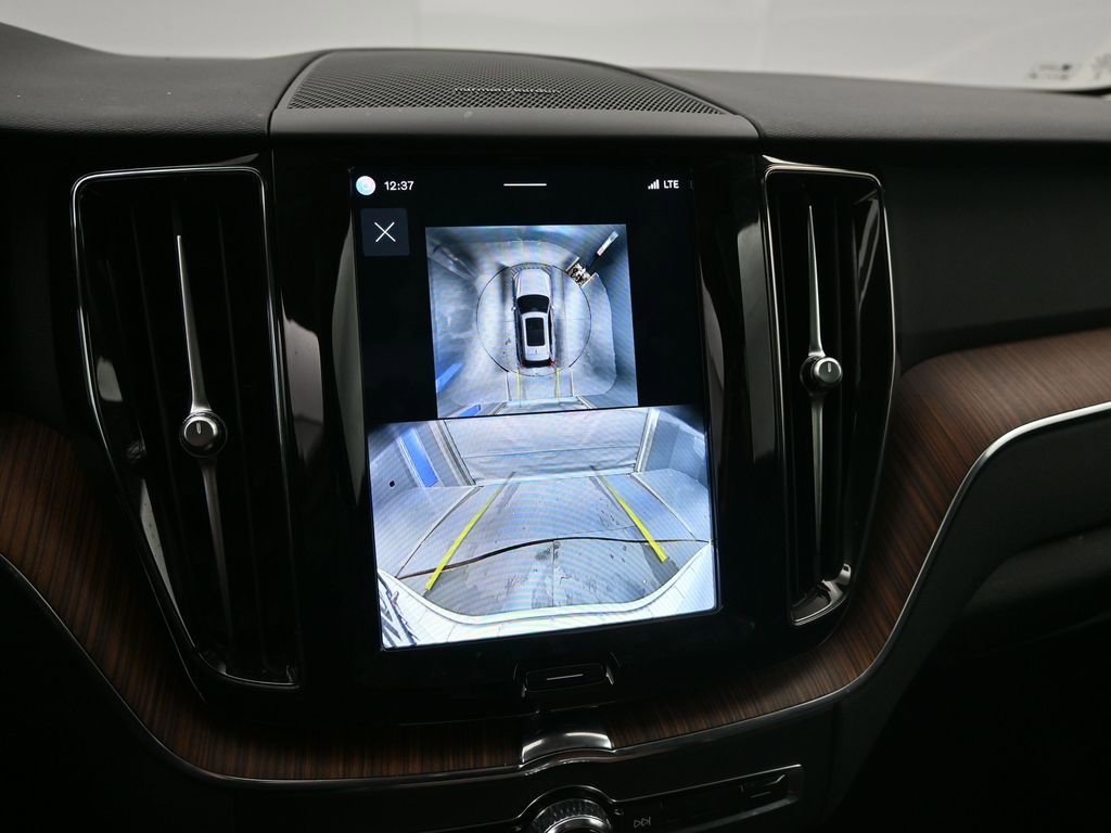 Used 2024 Volvo XC60 B5 Plus w/ Protection Package Premier image 14
