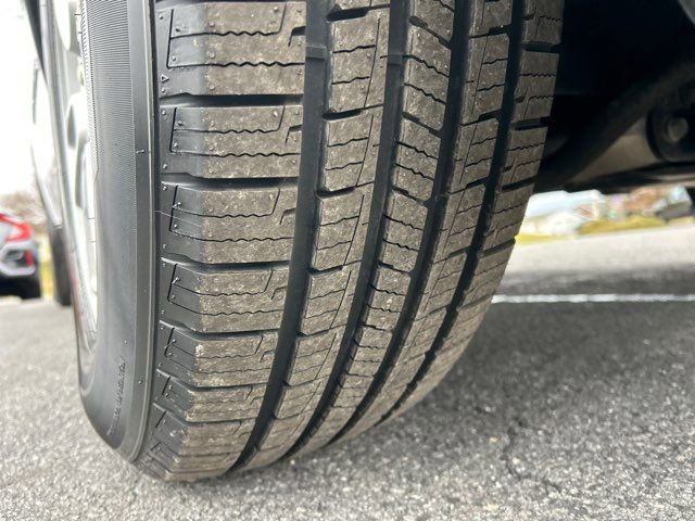 Used 2020 Jeep Grand Cherokee Laredo image 9