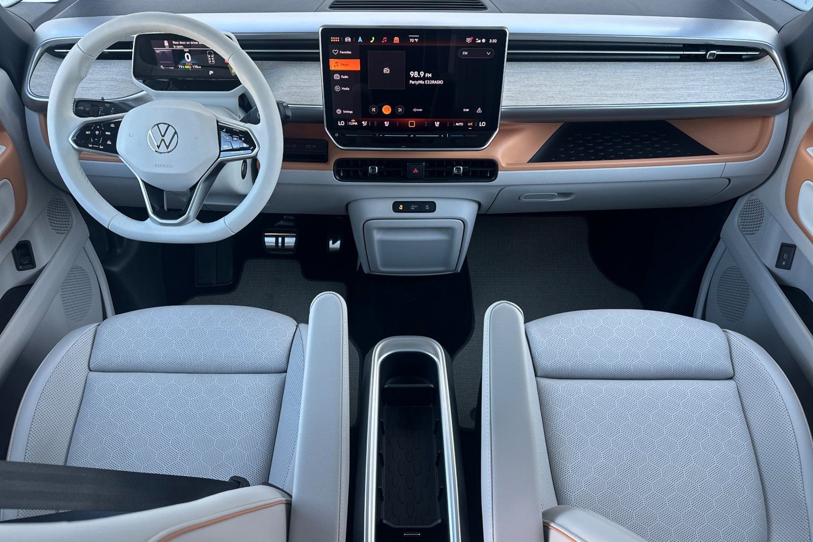 New 2025 Volkswagen ID. Buzz 1st Edition AWD/4WD image 11