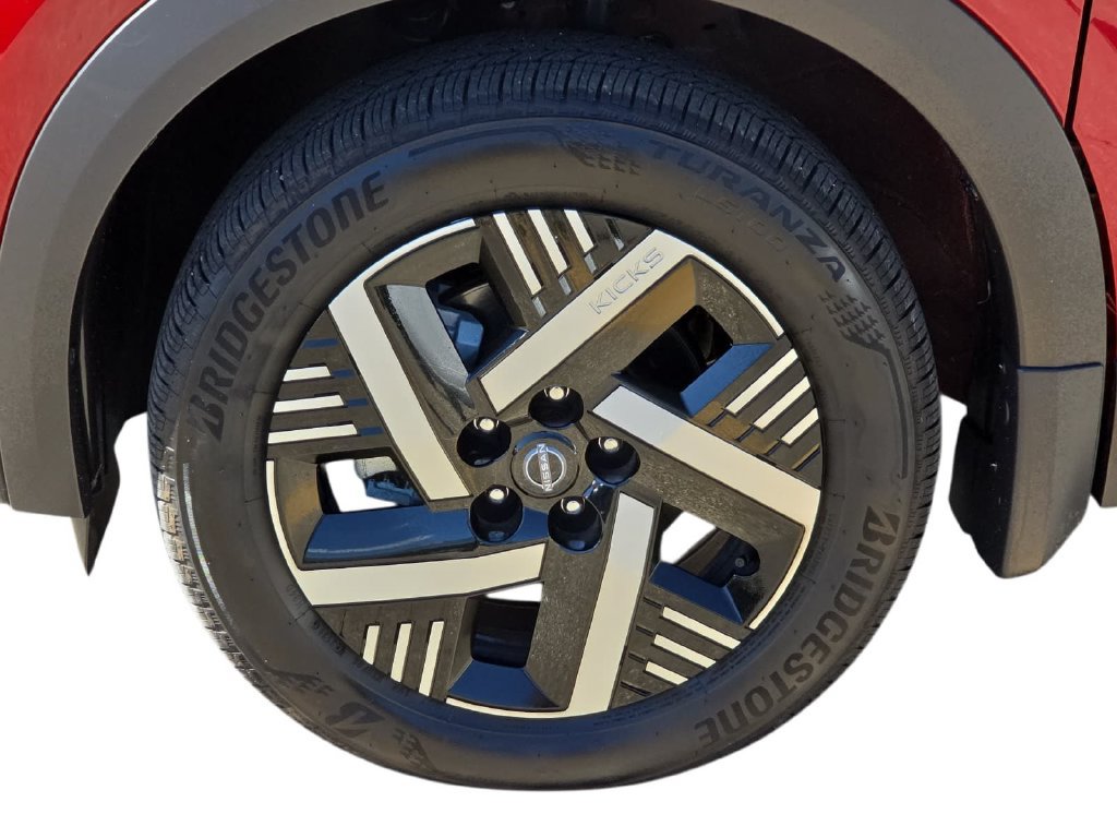 Used 2025 Nissan Kicks SV FWD image 31