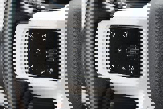 Used 2023 Land Rover Defender 110 S image 13