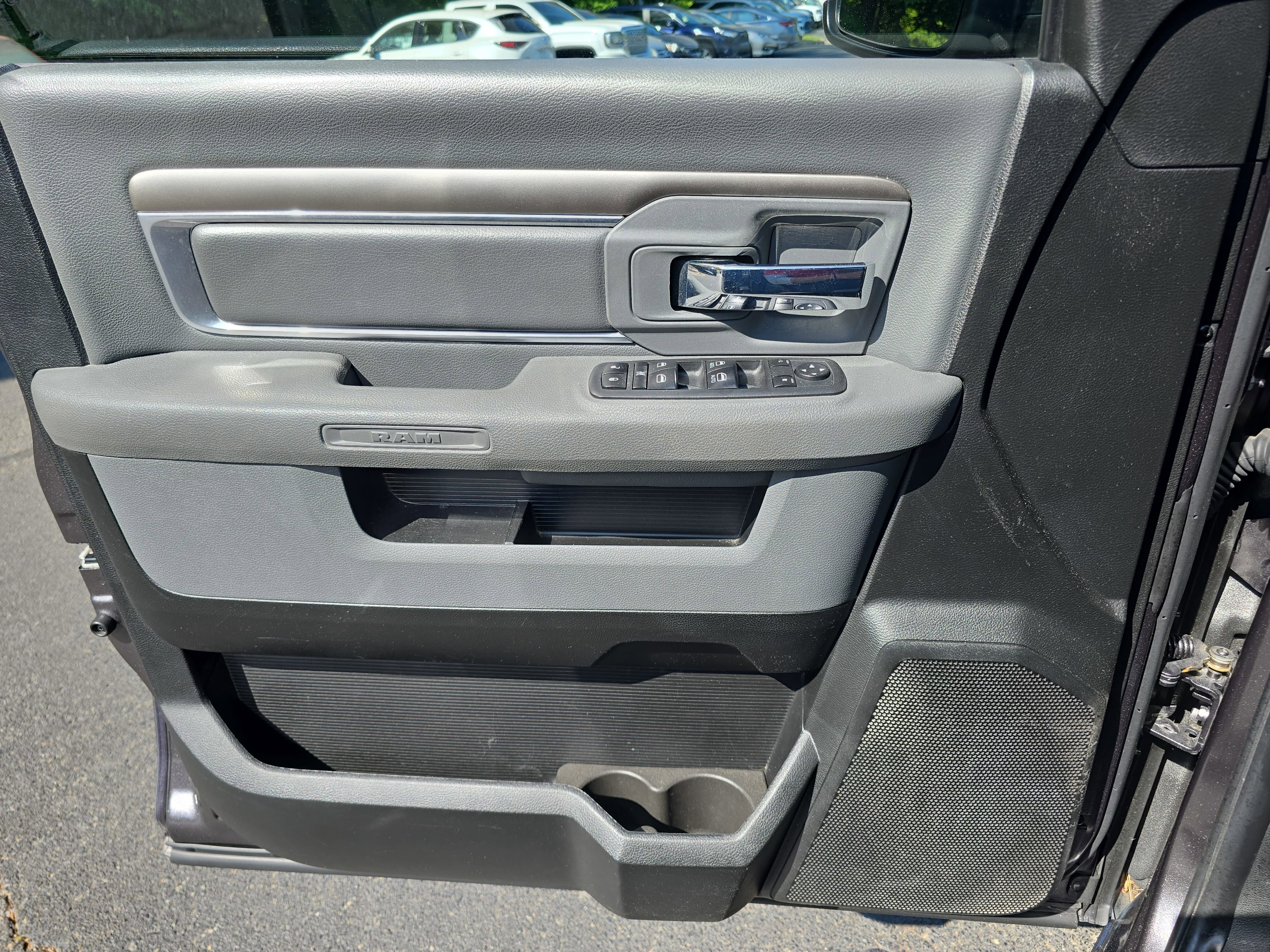 Used 2019 RAM 1500 Classic SLT RWD image 25