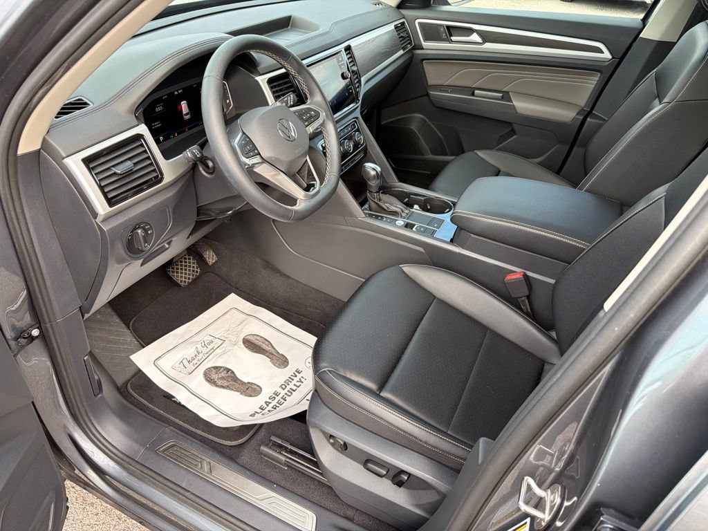 Used 2023 Volkswagen Atlas SE w/ Panoramic Sunroof Package FWD image 13