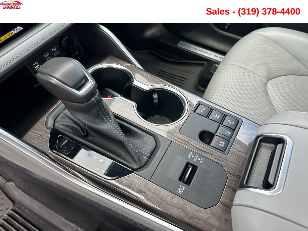 Used 2023 Toyota Highlander Limited image 22
