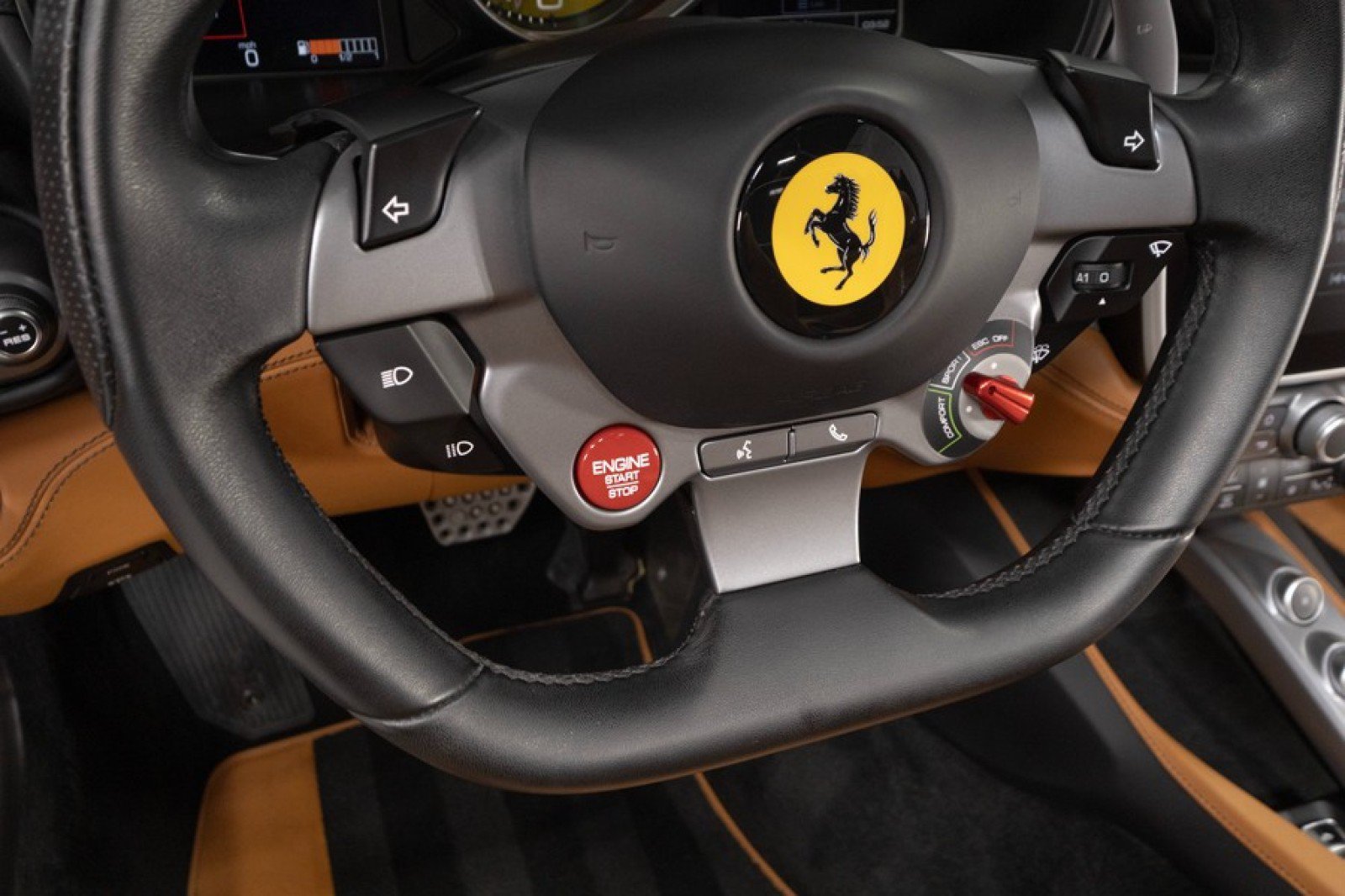 Used 2019 Ferrari Portofino RWD image 25