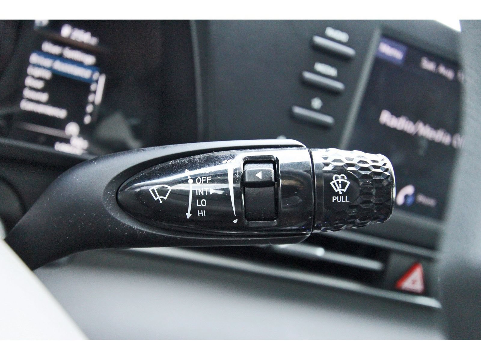Used 2023 Hyundai Elantra SE FWD image 21