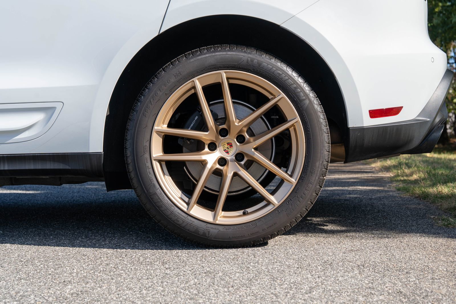 Certified 2025 Porsche Macan Base image 12