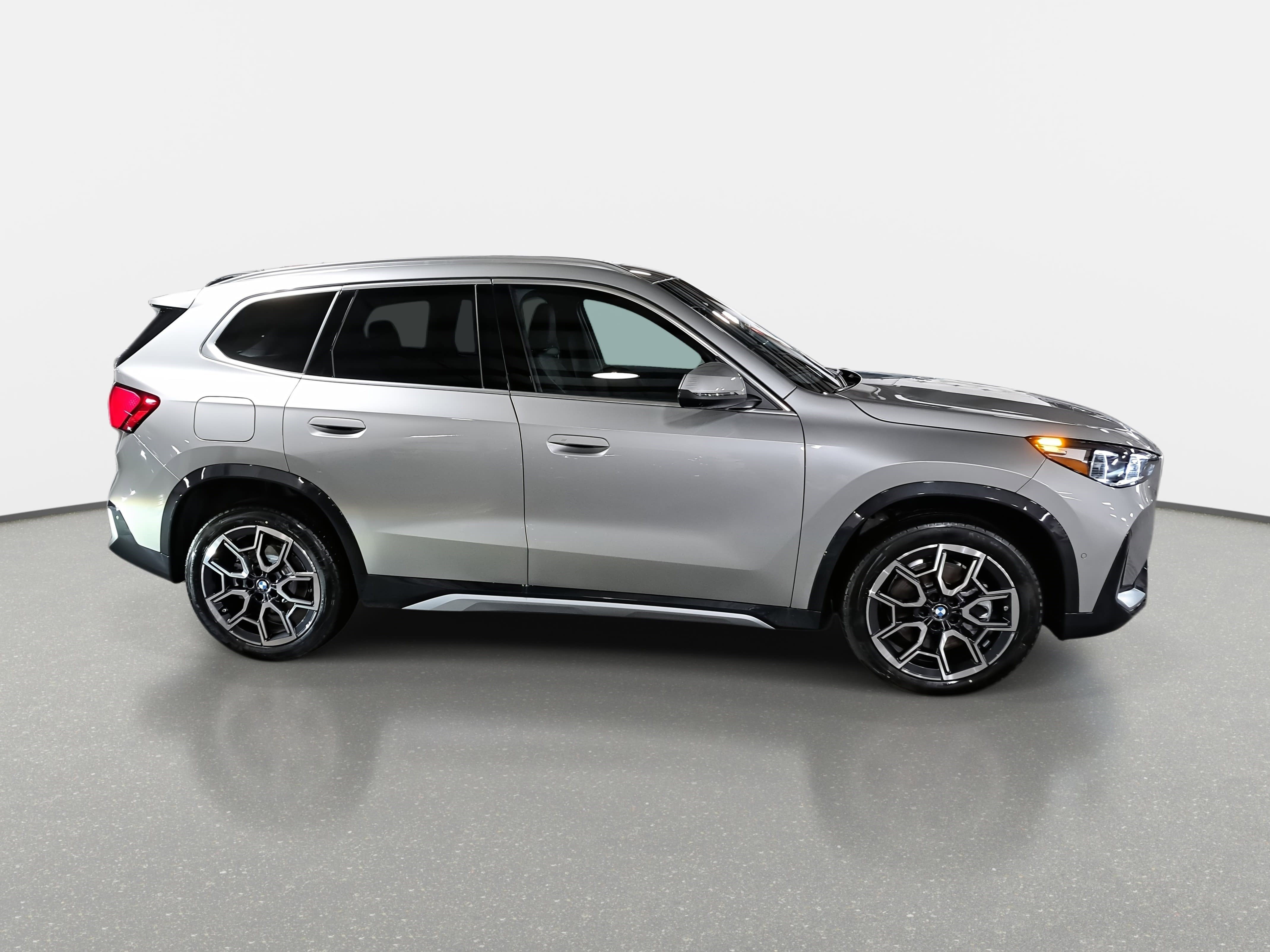 New 2026 BMW X1 xDrive28i w/ Technology Package image 4