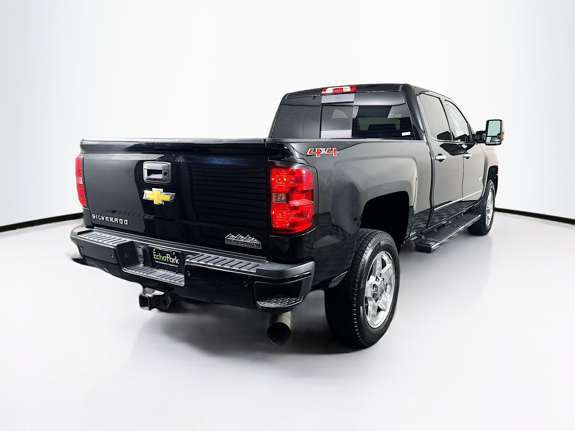 Used 2015 Chevrolet Silverado 2500 High Country w/ Duramax Plus Package AWD/4WD image 9