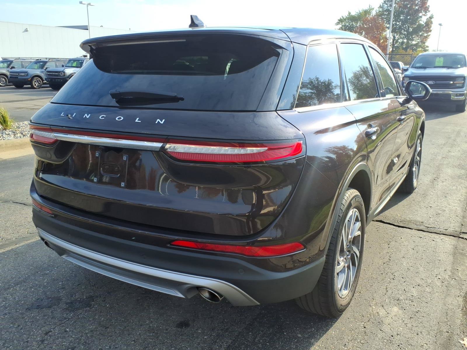 Certified 2023 Lincoln Corsair AWD w/ Equipment Group 101A image 5