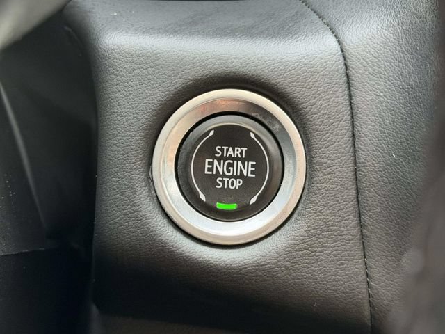 Used 2022 Chevrolet Tahoe Z71 w/ Luxury Package AWD/4WD image 16
