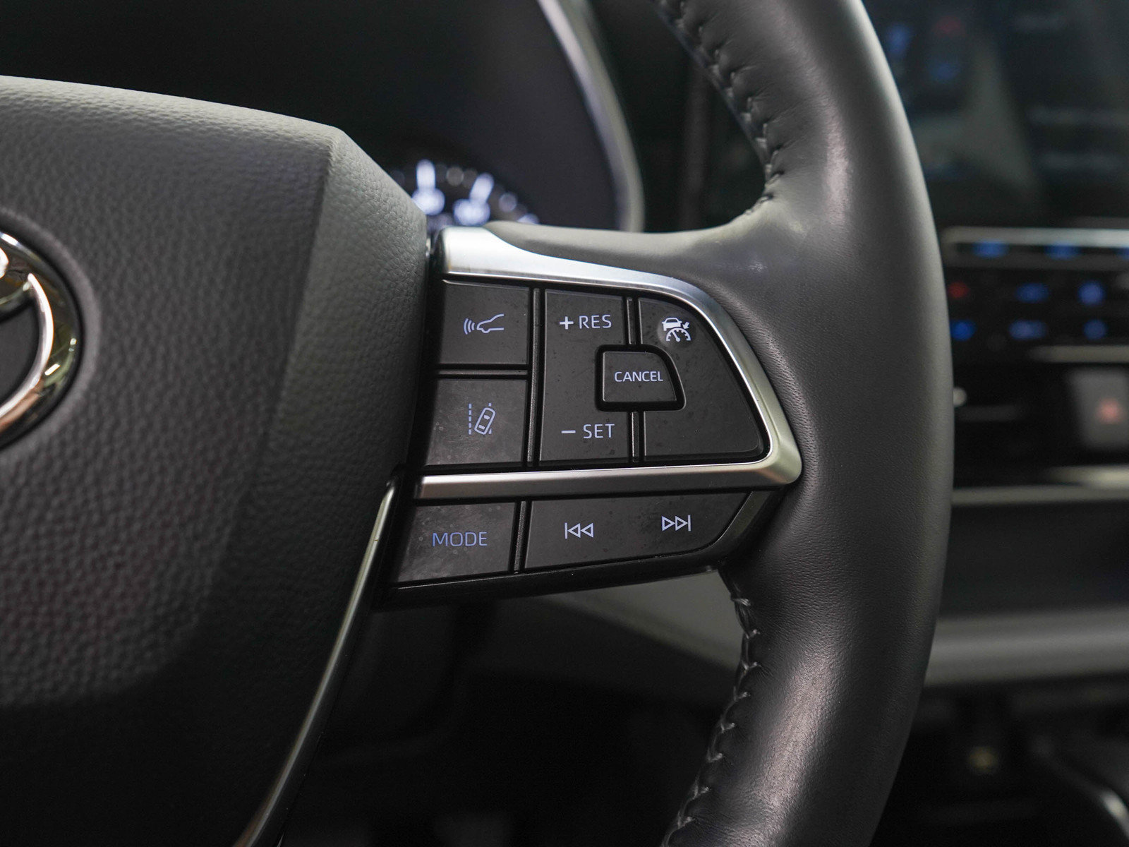Used 2020 Toyota Highlander Platinum AWD/4WD image 31