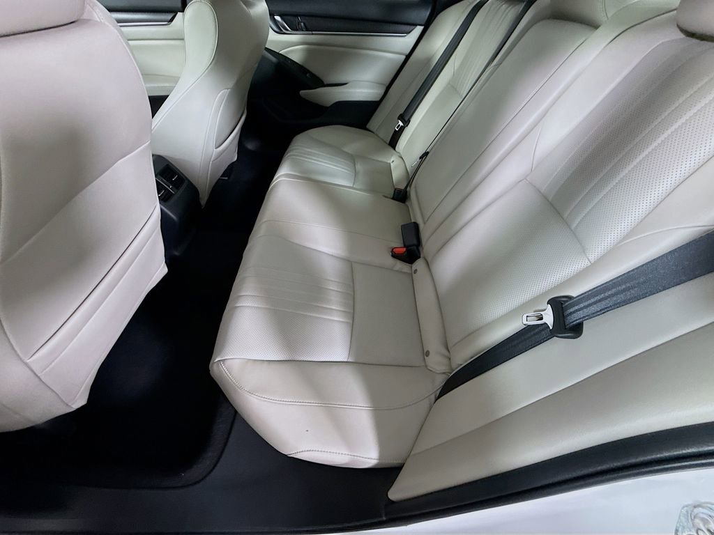 Used 2018 Honda Accord Touring image 28