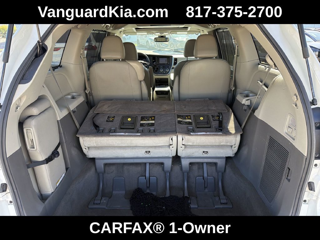 Used 2018 Toyota Sienna XLE Premium FWD image 24