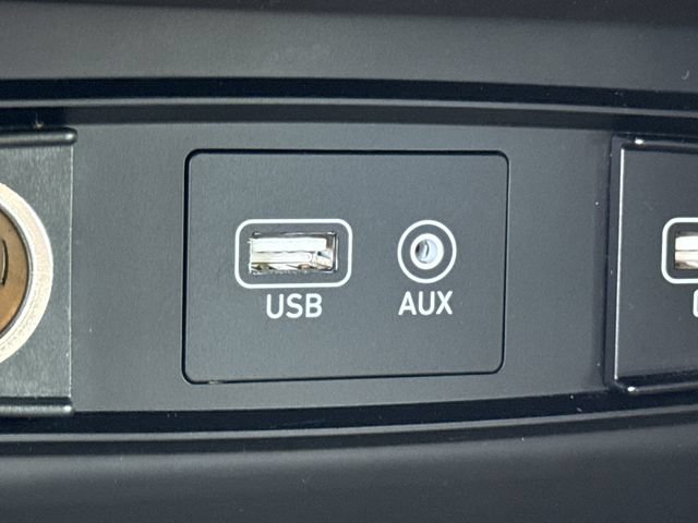 Used 2020 Hyundai Santa Fe SE FWD image 29