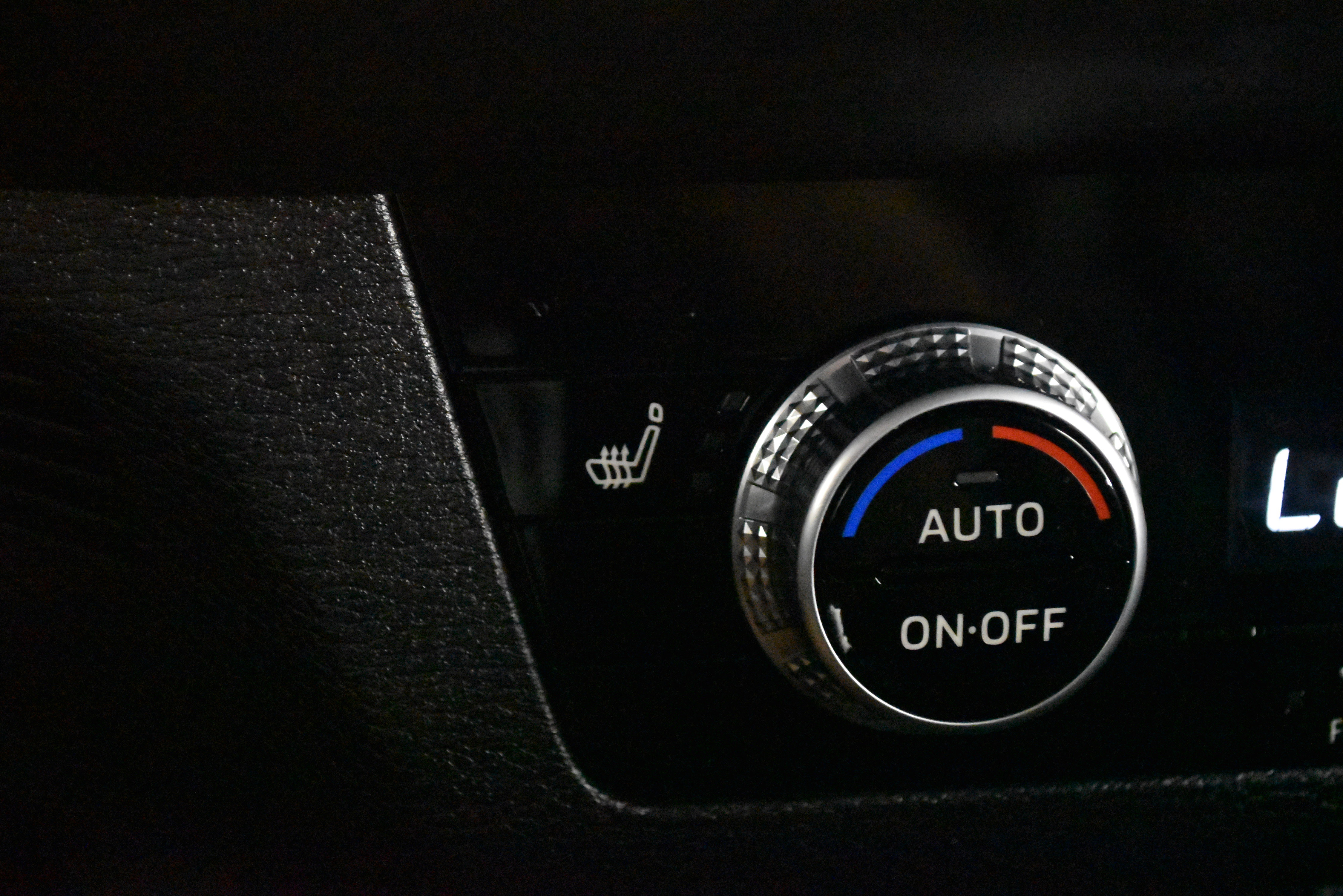 Used 2024 Mitsubishi Outlander SE image 29