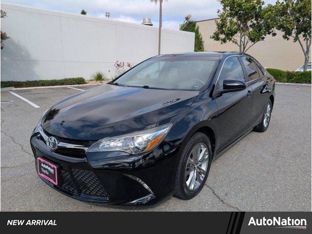Used 2016 Toyota Camry SE FWD image 1