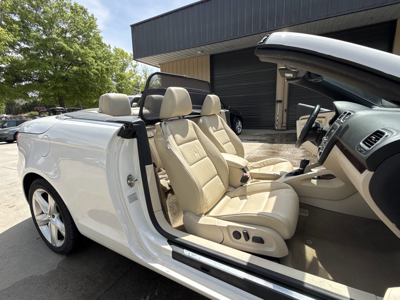 Used 2012 Volkswagen Eos Lux FWD image 41