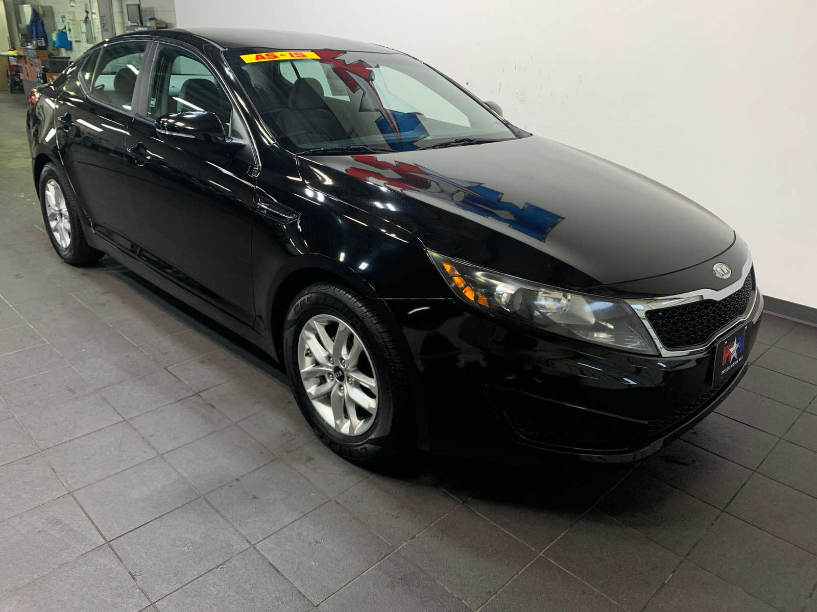 Used 2011 Kia Optima LX image 2