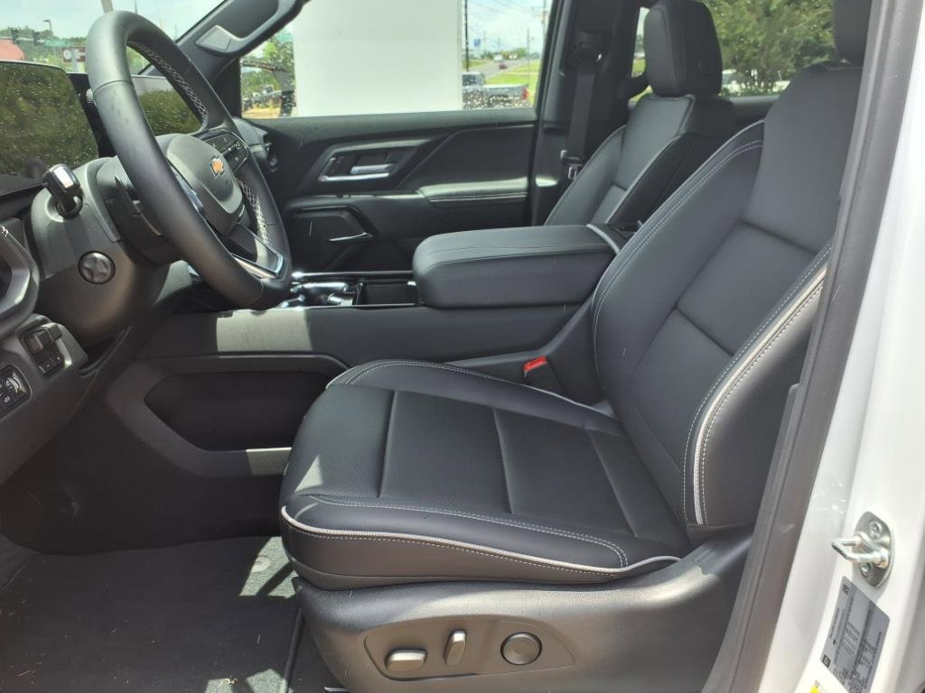 New 2025 Chevrolet Silverado EV LT image 12