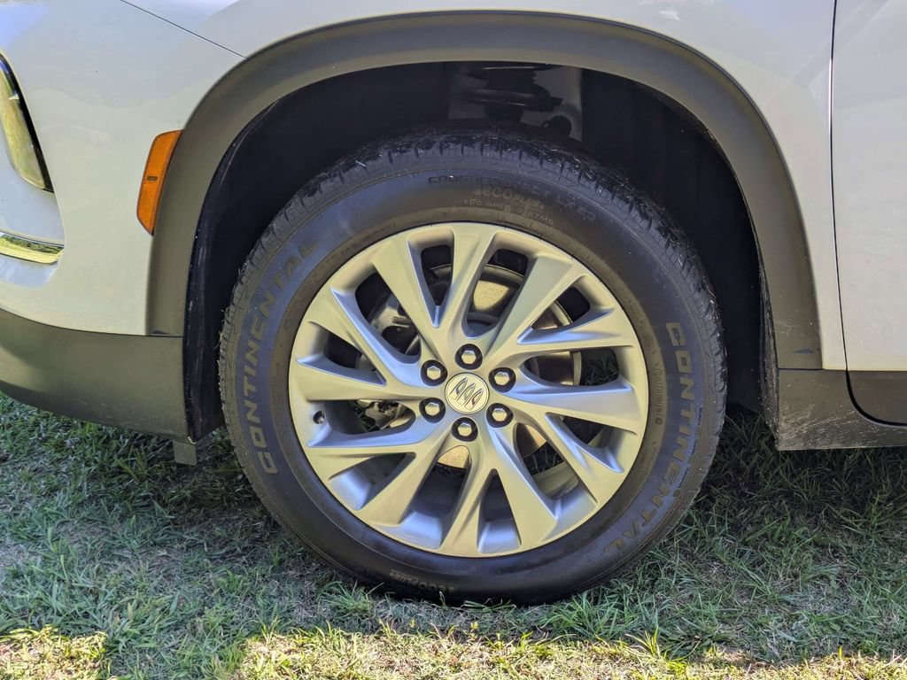 Used 2025 Buick Enclave Preferred FWD image 12
