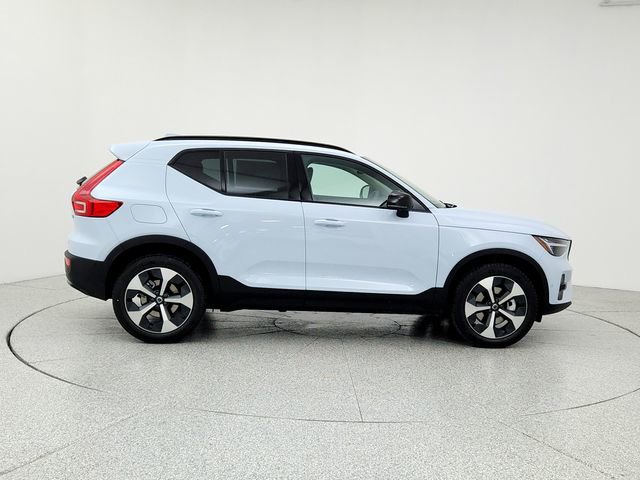New 2026 Volvo XC40 B5 Plus w/ Protection Package Premier image 4