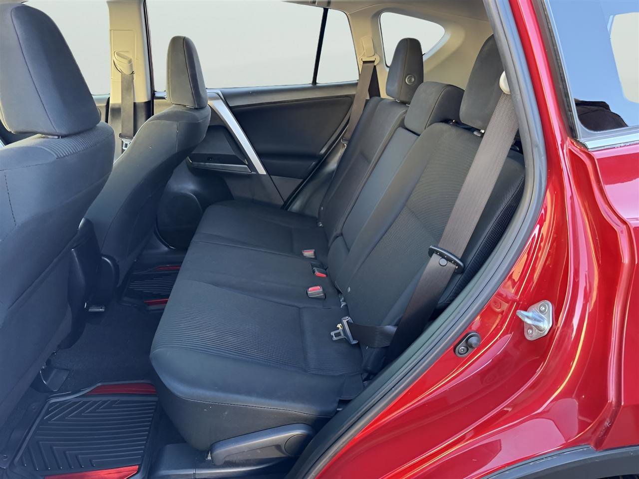 Used 2017 Toyota RAV4 LE w/ Carpet Mat Package image 16