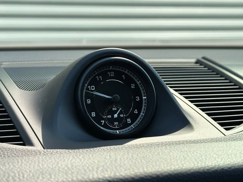 Certified 2024 Porsche Macan image 34