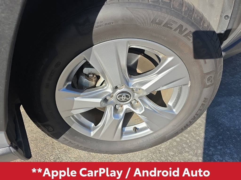 Used 2024 Toyota RAV4 XLE image 3