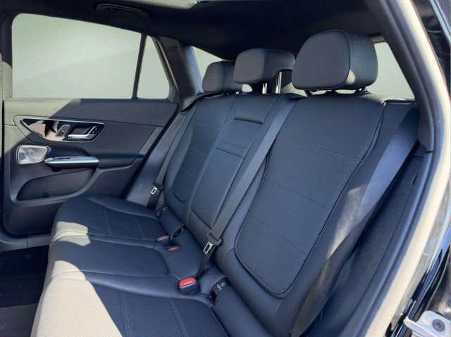 Certified 2025 Mercedes-Benz GLC 300 4MATIC image 22