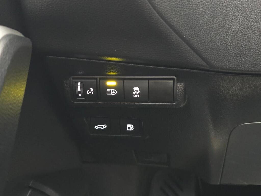 Used 2025 Toyota Corolla Cross AWD Hybrid w/ Convenience Package image 27