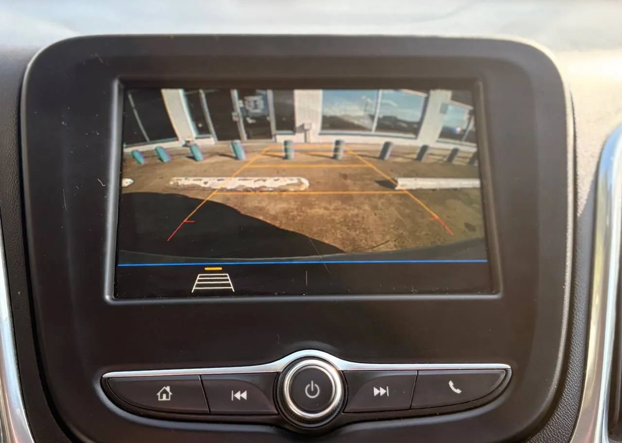 Used 2019 Chevrolet Equinox LT FWD image 18
