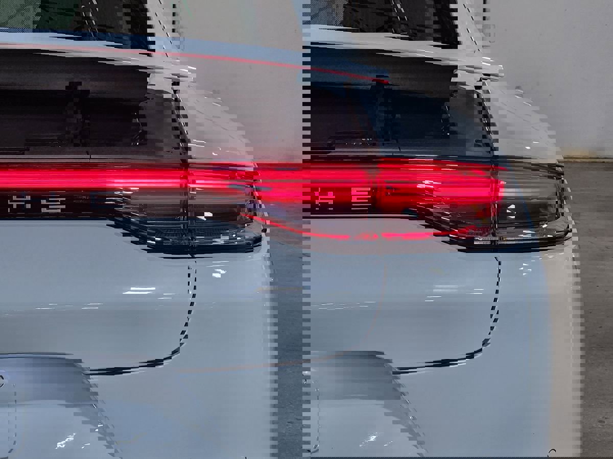 Used 2023 Porsche Panamera image 23